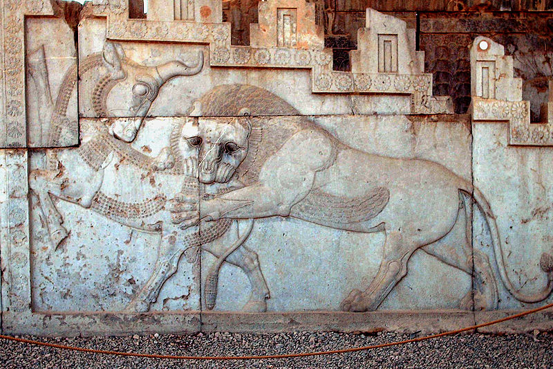 Wikimedia: 800px-Persepolis_Apadana_Eastern_Stairway_Triangle.jpeg